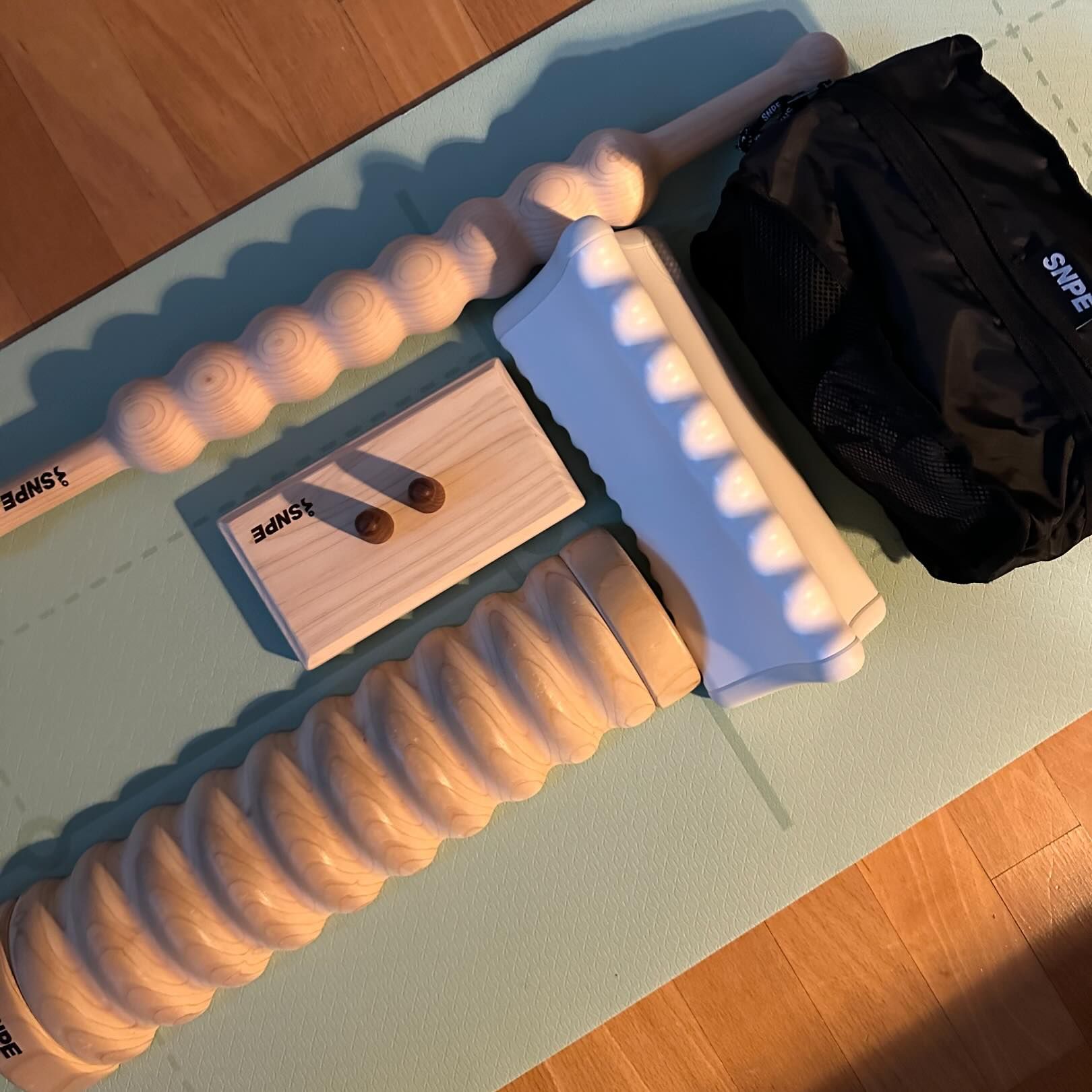 بالشت موجدار چوبی SNPE برای اصلاح ستون فقرات و کاهش درد گردن و کمر